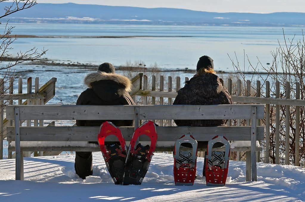 Hotel-Motel Les Voitures D'Eau Isle-aux-Coudres Bagian luar foto